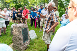 GravestonePres_052
