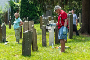GravestonePres_072