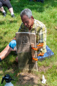 GravestonePres_097
