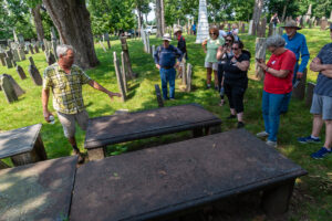 GravestonePres_100